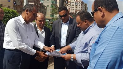 محافظ الدقهلية يتفقد الشوارع وممشي أهل دكرنس | فيديو وصور 