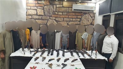 حملة أمنية بأسيوط لضبط حائزى الأسلحة النارية والذخائر غير المرخصة والمواد المخدرة