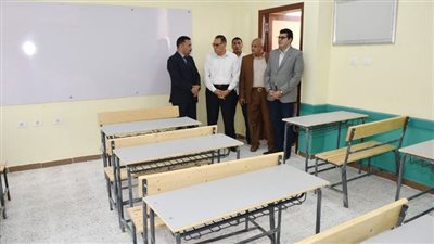 محافظ الشرقية يفتتح مدرسة التجارة المتقدمة بالزقازيق 