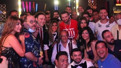 دخل بسببه نضال الشافعي المستشفى.. فيلم ميني بار عرض مستمر من الأزمات