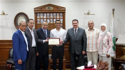 منح أحمد الجندي درع نقابة المهندسين بعد حصوله على فضية أولمبياد طوكيو