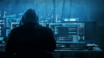 الأمن العام يكشف لغز سرقة حسابات واتس آب ويضبط هاكر تخصص فى ابتزاز الفتيات 