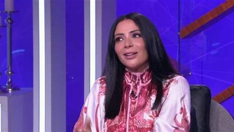 منى زكي 
