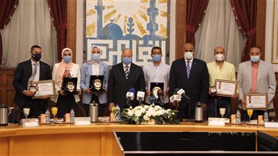 درع محافظة القاهرة هدية لأبطال أولمبياد طوكيو