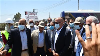 وزير الإسكان ومحافظ الغربية يتفقدان مجمعي الخدمات والزراعى بمركز زفتى