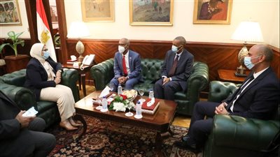 وزيرة الصحة: تطعيم جميع العاملين في التعليم قبل بدء العام الدراسي الجديد