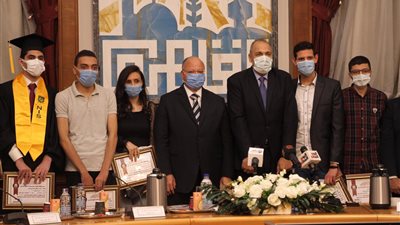 الأولى مكفوفين بالثانوية العامة: عدم تأجيل عمل اليوم إلى الغد سر تفوقي | فيديو