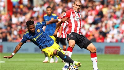 مانشستر يونايتد يسقط بالتعادل أمام ساوثهامبتون.. وتوتنهام يطارد ليفربول بفوز على وولفرهامبتون