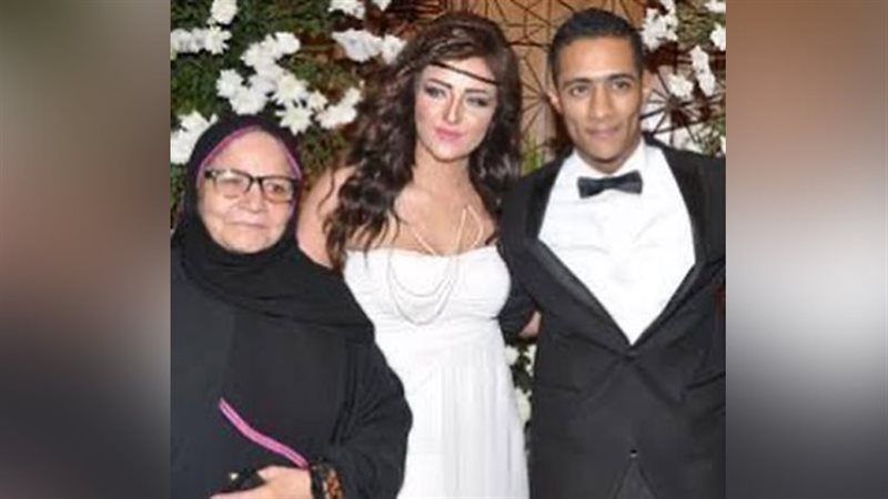 محمد رمضان وزوجتة