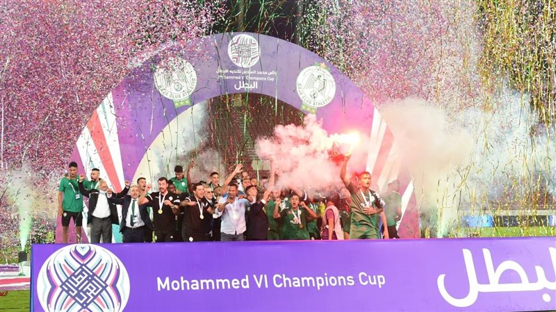 الرجاء يتوج بكأس