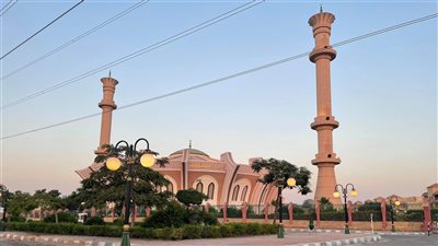 استعدادات إقامة عزاء حماة الفنان محمد رمضان بمسجد الشرطة| صور 