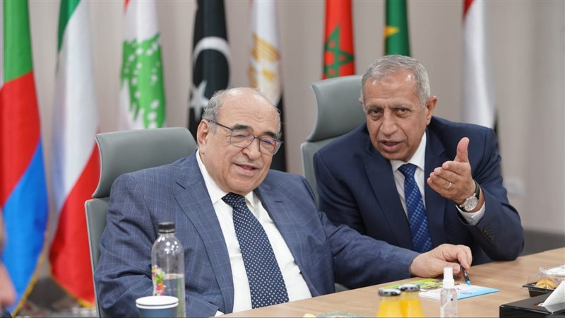الإقبال على مكاتب