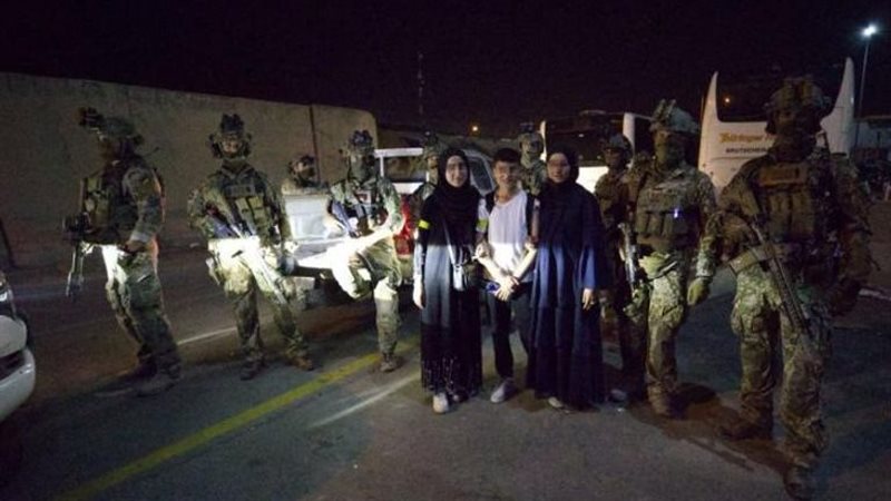 سميرة وعائلتها وسط