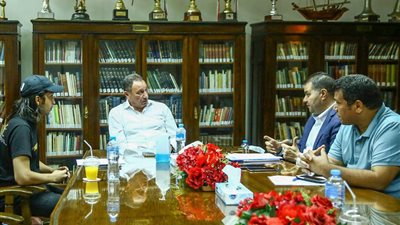 الخطيب يجتمع مع لجنة احتفالية النجمة العاشرة وتكريم الأبطال