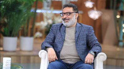 عبد الرحيم كمال.. حكاية مؤلف دعمه الرئيس السيسي في مشروعه الفني