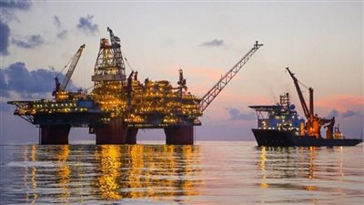 توقف 421 ألف برميل نفط يوميًّا.. حريق في منصة بحرية بخليج المكسيك