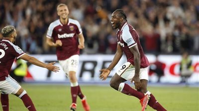 وست هام يفوز على ليستر سيتي 1/4 ويتصدر الدوري الإنجليزي