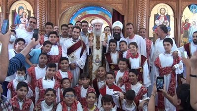 أسقف شرق المنيا يرسم 34 شماسا جديدا بكنيسة الأنبا بيشوي