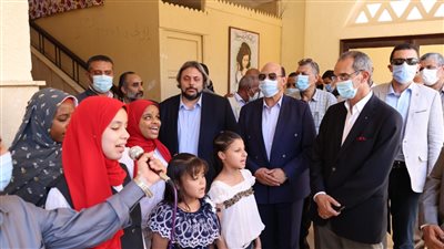 وزير الاتصالات: توفير الإنترنت فائق السرعة لـ٢١ مدرسة تربية خاصة بأسوان