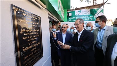 توقيع بروتوكولات وافتتاح مشروعات.. تفاصيل جولة وزير الاتصالات ومحافظ أسوان |صور