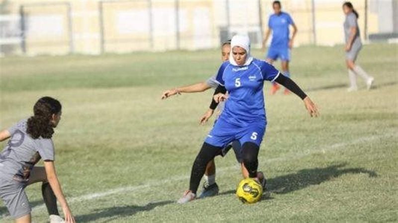 لاعبة نادي الطيران