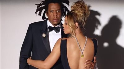 النجمة “بيونسيه” تخطف الأنظار بألماسة نادرة قيمتها 30 مليون دولار | صور