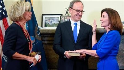 بعد تعيين امرأة حاكما لنيويورك.. كيف سيطرت النساء على أبرز الولايات الأمريكية؟