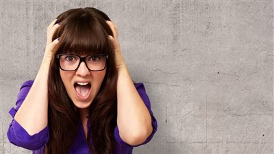 علاج التوتر العصبي بخطوات بسيطة.. أبرزها الشوكولاتة وزيت النعناع