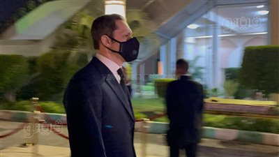 علاء مبارك والحضري وسيد عبد الحفيظ يشاركون في عزاء والدة أحمد حسن |صور