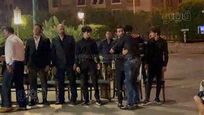 نجوم المجتمع في عزاء والدة أحمد حسن.. زيدان أول الحاضرين وعلاء مبارك يشارك الصقر أحزانه