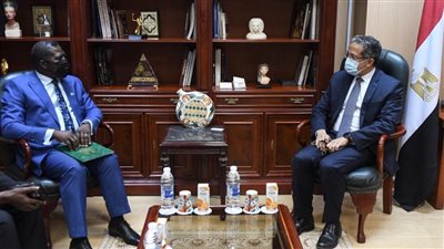 سفير سيراليون يلتقي وزير السياحة لنقل خبرات رفع الوعي الأثري