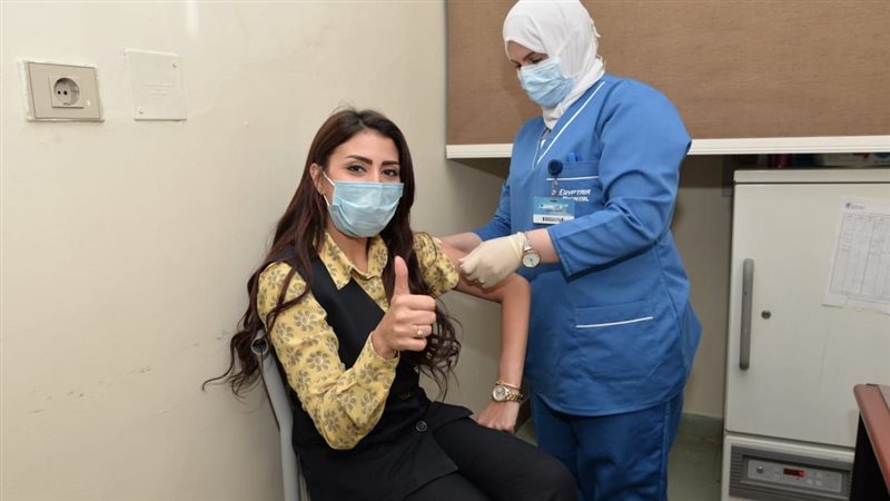 تطعيم العاملين ضد