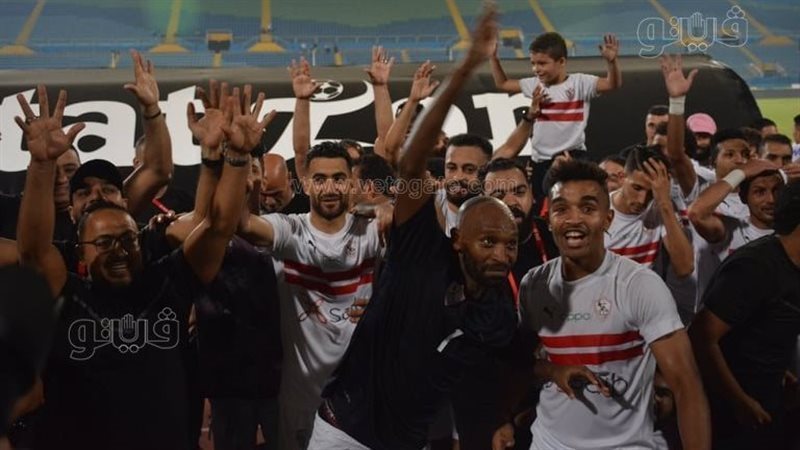 شيكابالا يحتفل بدرع