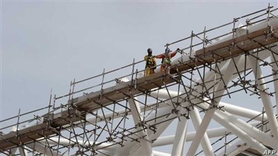 يقدر عددهم بالآلاف.. العفو الدولية تطالب بالتحقيق في وفيات غامضة لعمال بقطر