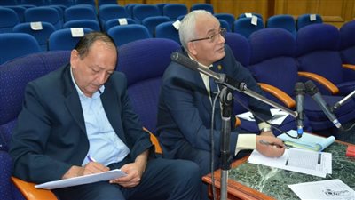 التعليم تتابع استكمال تلقي العاملين بالتعليم قبل الجامعي لقاح كورونا