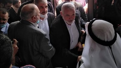 هنية ومشعل يصلان الأردن لتشييع جثمان قيادي من 