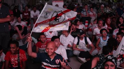 فرحة تتويج الزمالك بالدوري تزين أعين المشجعين الأطفال|صور 