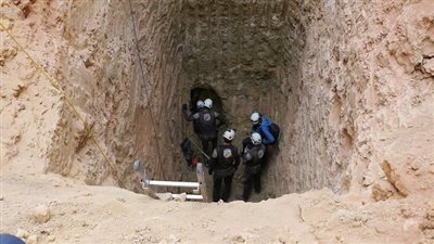 ضحايا حلم الثراء السريع.. تفاصيل مصرع 4 أشخاص سقطوا داخل بئر بالواحات البحرية