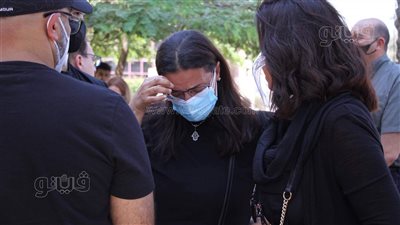 بكاء وانهيار أسرة حمدي الكنيسي خلال جنازته بمسجد الحصري |فيديو وصور