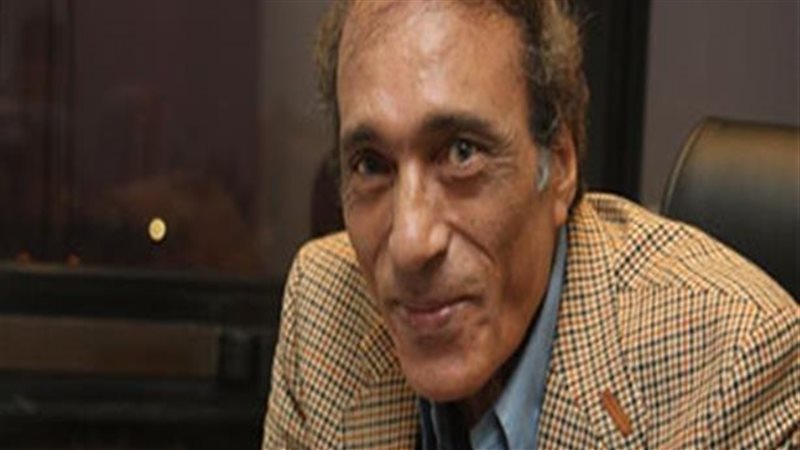 الكاتب الصحفى محمود