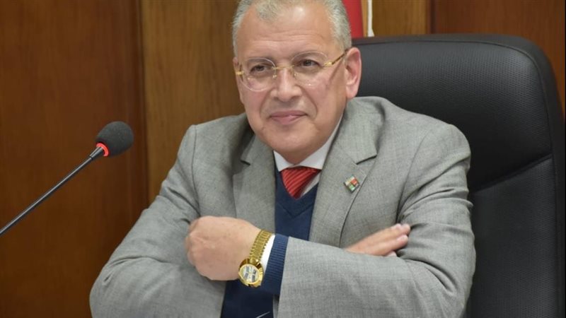 مصطفى مجاهد، رئيس