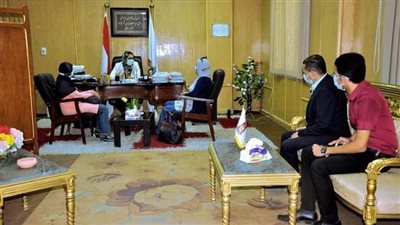 نائب محافظ الوادي الجديد تبحث موعد العمل بالمعهد الفني الصحي بالداخلة