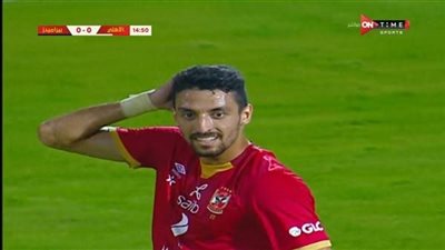 انقسام في الجهاز الفني للنادي الأهلى بسبب نجمي الفريق