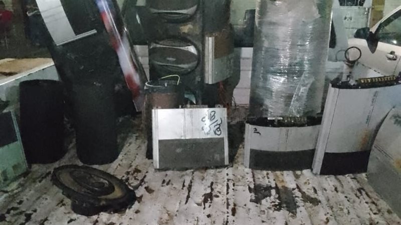مصادرة مكبرات صوت