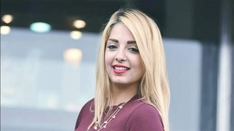 المذيعة مي حلمي 