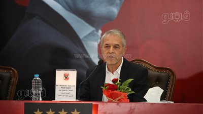 عقدة الخواجة والأندية الجماهيرية.. الأهلي والزمالك الأبرز.. والاتحاد وغزل المحلة يلحقان بقطار الأجانب رغم ارتفاع سعر الدولار.. والمصري استثناء