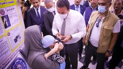وزير الصحة يتفقد الحملة التنشيطية لتنظيم الأسرة بالفيوم