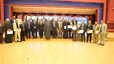 الازهر يوزع شهادات برنامج بناء القدرات الرقمية وتنمية السلوك | صور