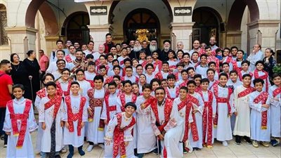 الانبا غبريال يرسم شمامسة لكنيسة مار مرقس ببني سويف