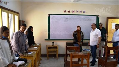 محافظ أسوان يتفقد لجان اختبارات القبول بمدارس التمريض